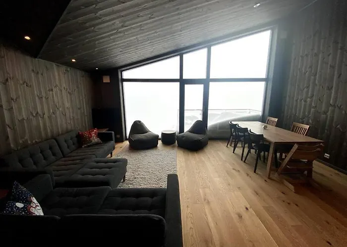 Cosy Apartment With Ski In/Out
